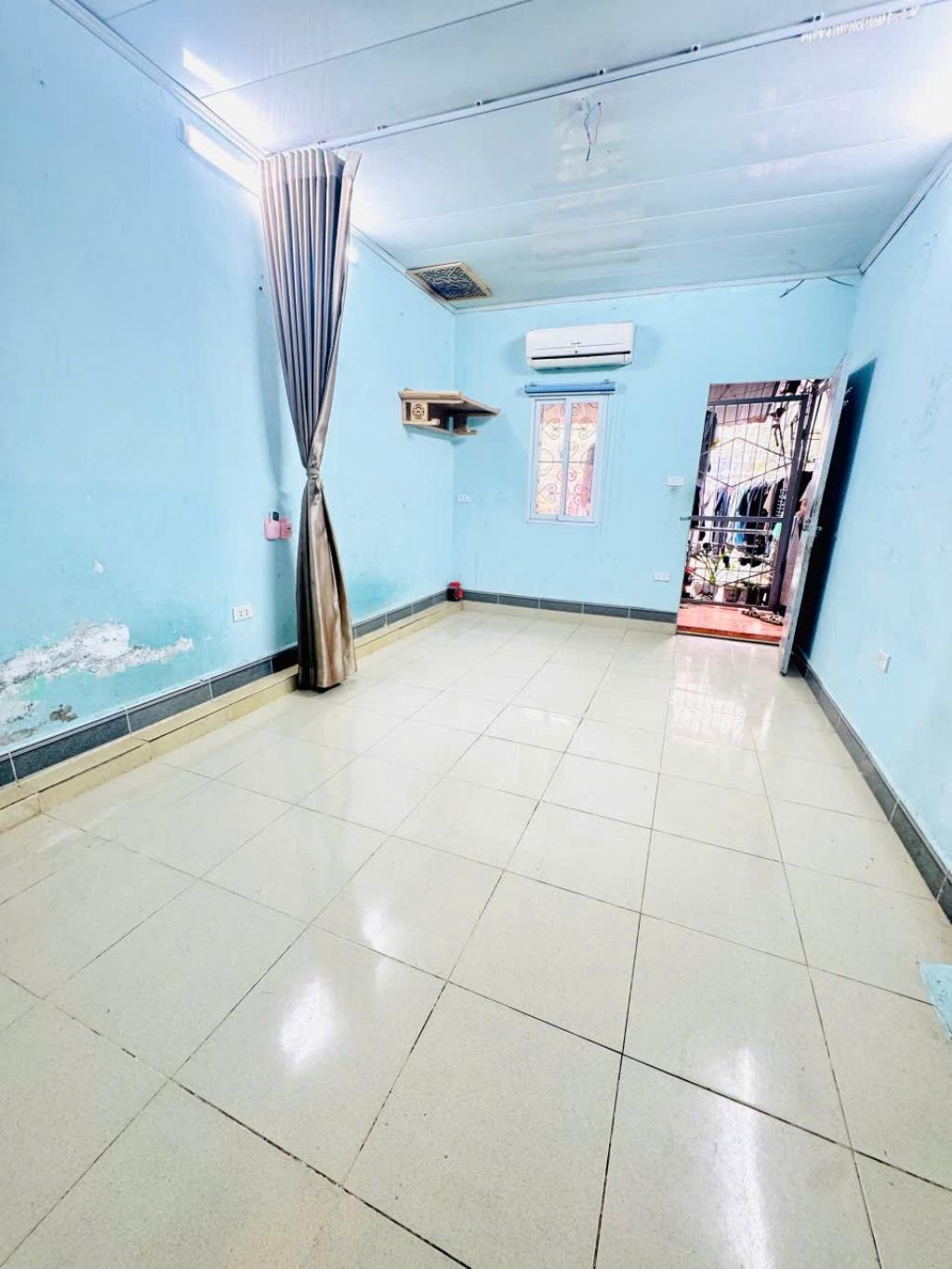 Chỉ 1,5 tỷ có nhà tập thể 50m, 2 phòng ngủ,sổ đỏ, gác xép full tầng, wc, nhà bếp khép kín - Ảnh chính